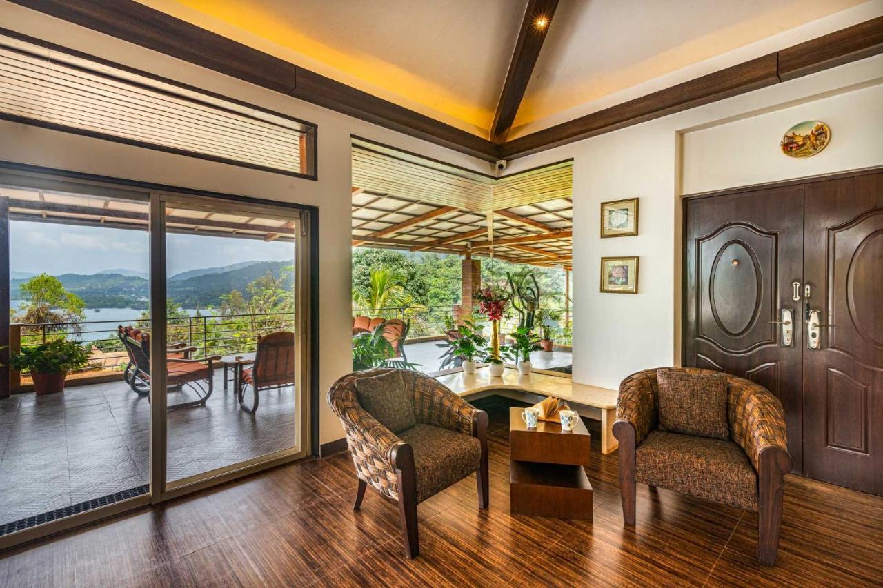 Ekam Lake House By Stayvista With Mountain & Lake Views, Outdoor Jacuzzi, Sauna, Modern Amenities & Kitchen Garden 浦那 外观 照片